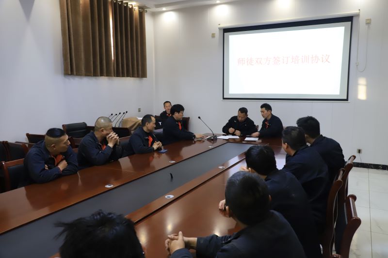 鑄鋼件生產廠家-騰飛鑄鋼——用“師傅帶徒弟”的方式提升員工的鑄造技術水平